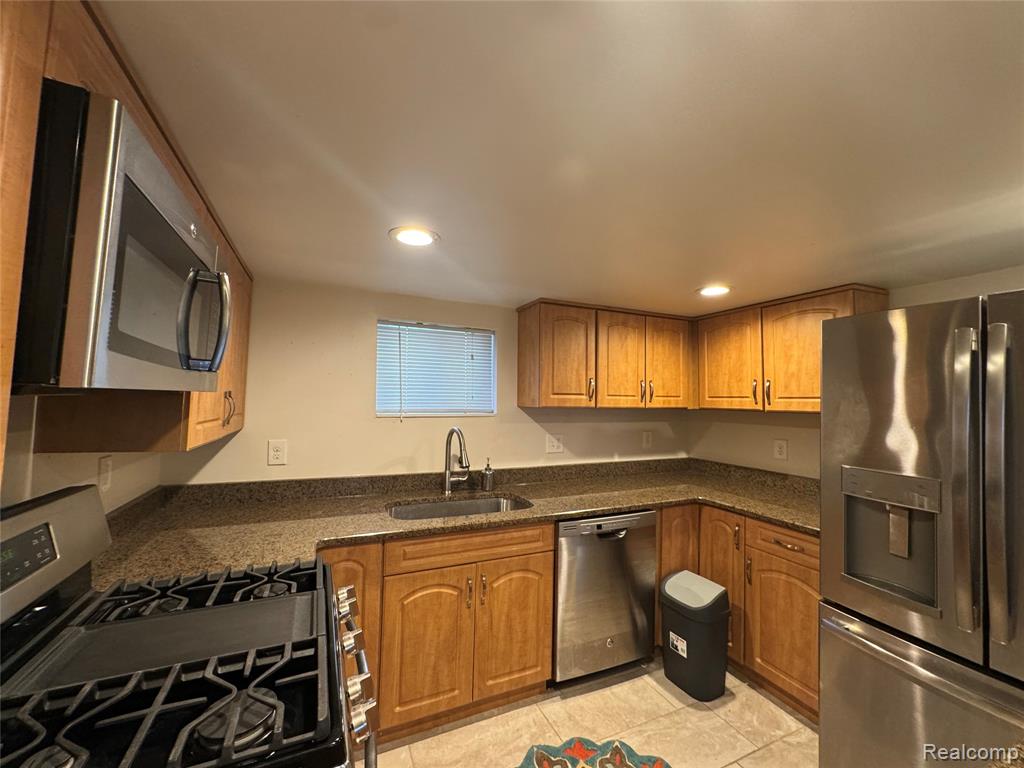 6438 Barrie Street, Dearborn, MI 48126 — Photo 13