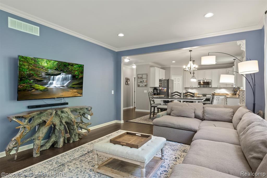 27087 Victoria Road, Novi, MI — Photo 10
