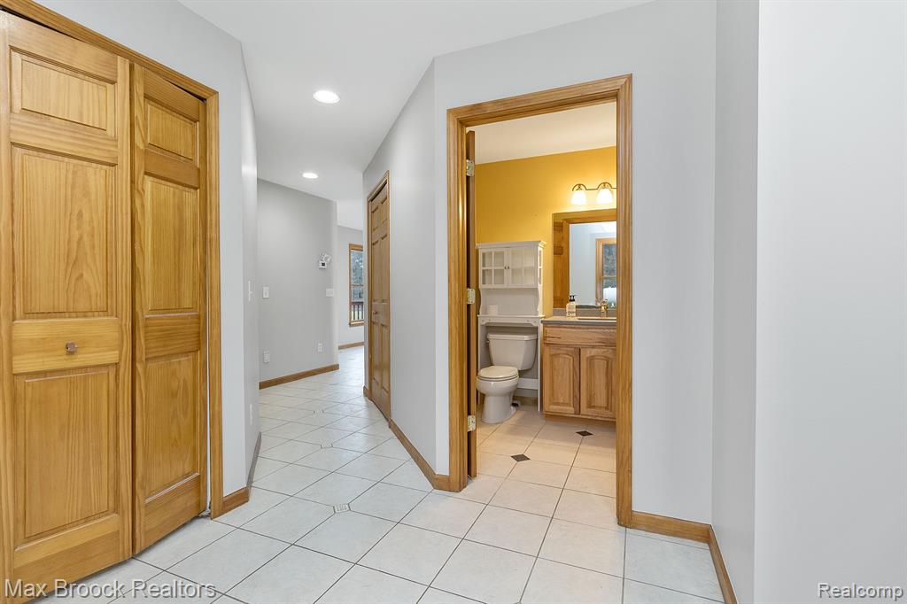 6426 OAK GROVE Road, Howell, MI 48855 — Photo 23