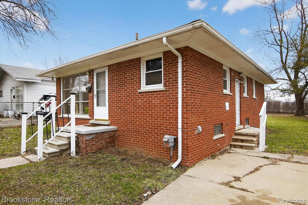 506 Emerson Avenue, Pontiac, MI 48342 — Photo 2