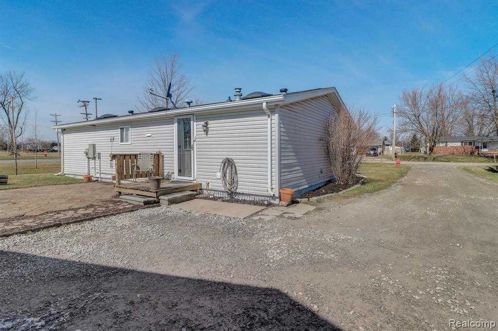 526 W MILL Street, Capac, MI 48014 — Photo 25