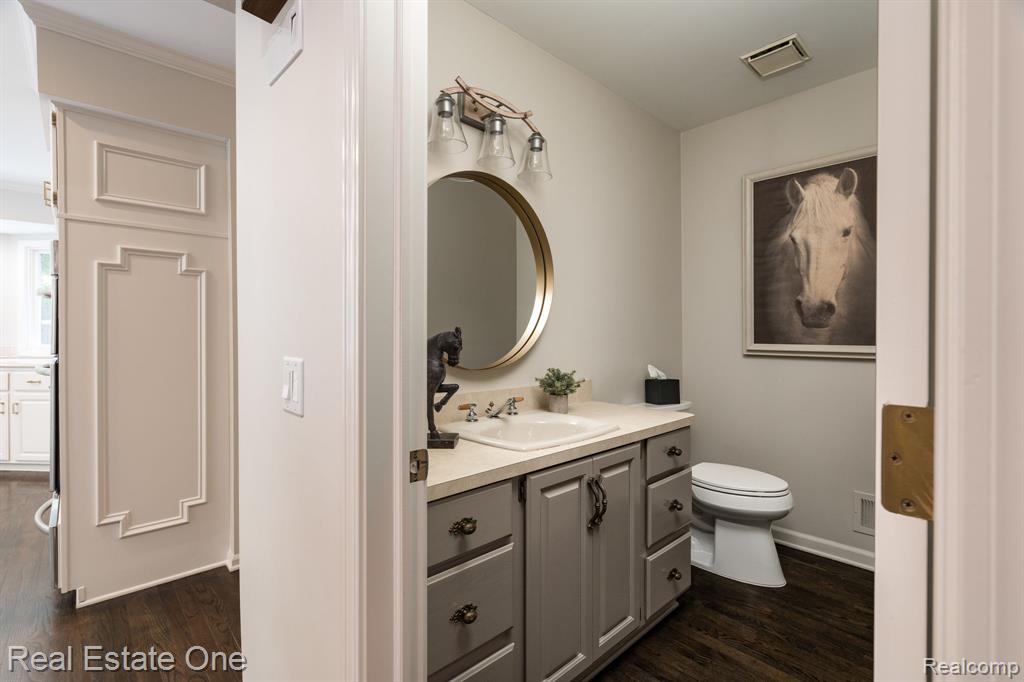 4794 RIVERS EDGE Drive, Troy, MI 48098 — Photo 22