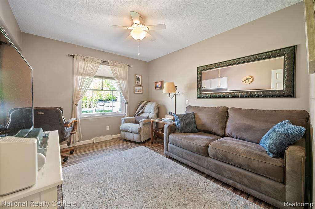 16 Lakeridge Drive, Adrian, MI 49221 — Photo 5