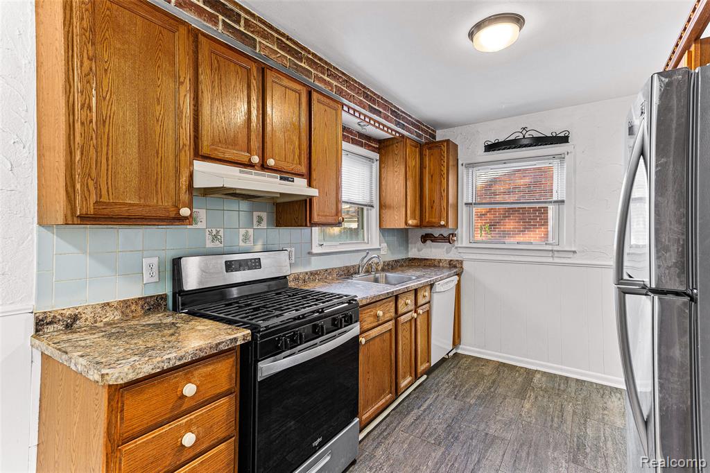 5743 Plainfield Street, Dearborn Heights, MI 48127 — Photo 16