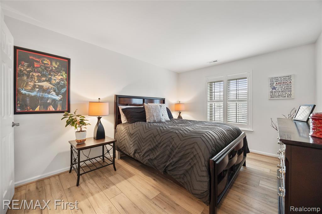 915 Country Club Drive, 32, Saint Clair Shores, MI 48082 — Photo 19