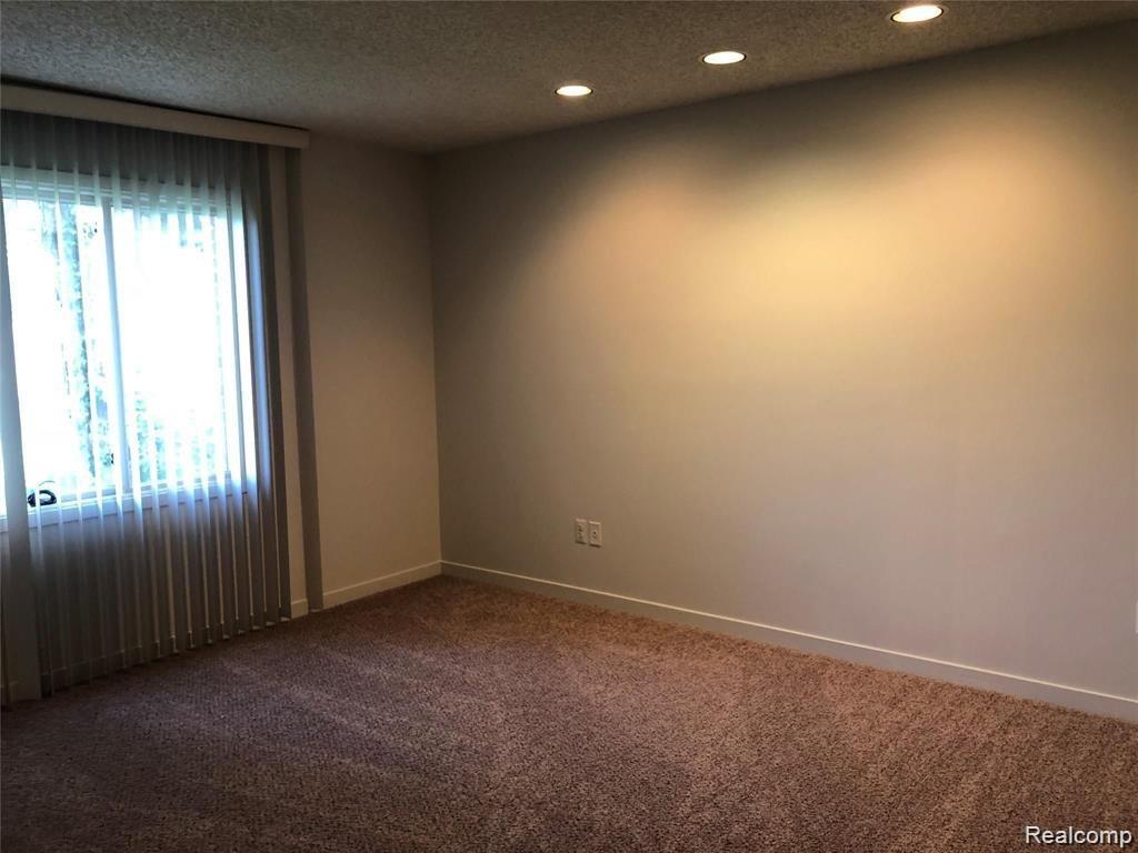 7095 ELMHURST DRIVE, West Bloomfield, MI — Photo 21
