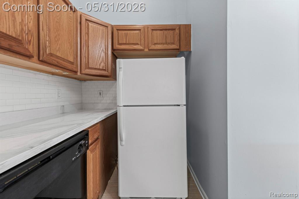 23362 Stromp Court, Trenton, MI 48183 — Photo 15