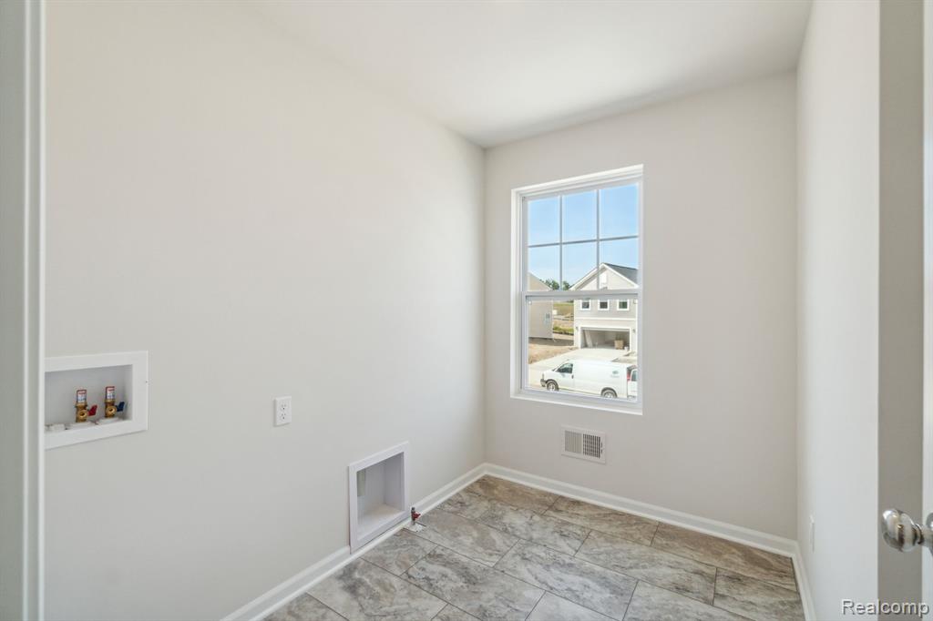 4294 Oak Street, Grand Blanc, MI 48439 — Photo 22