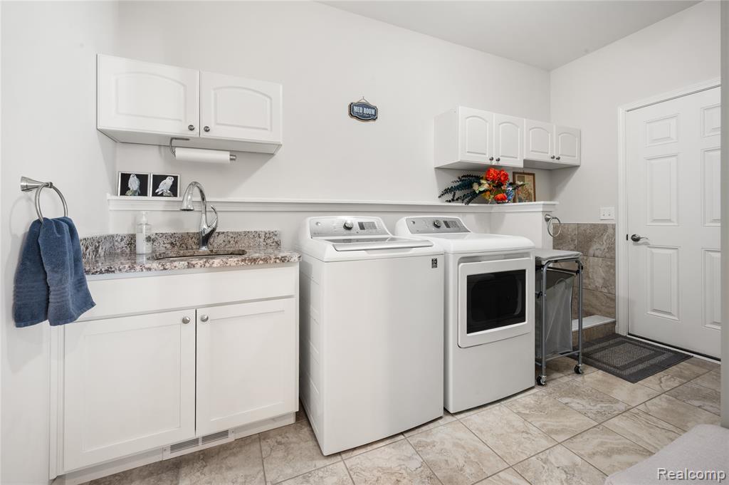 5785 Layton Road, Fowlerville, MI 48836 — Photo 14
