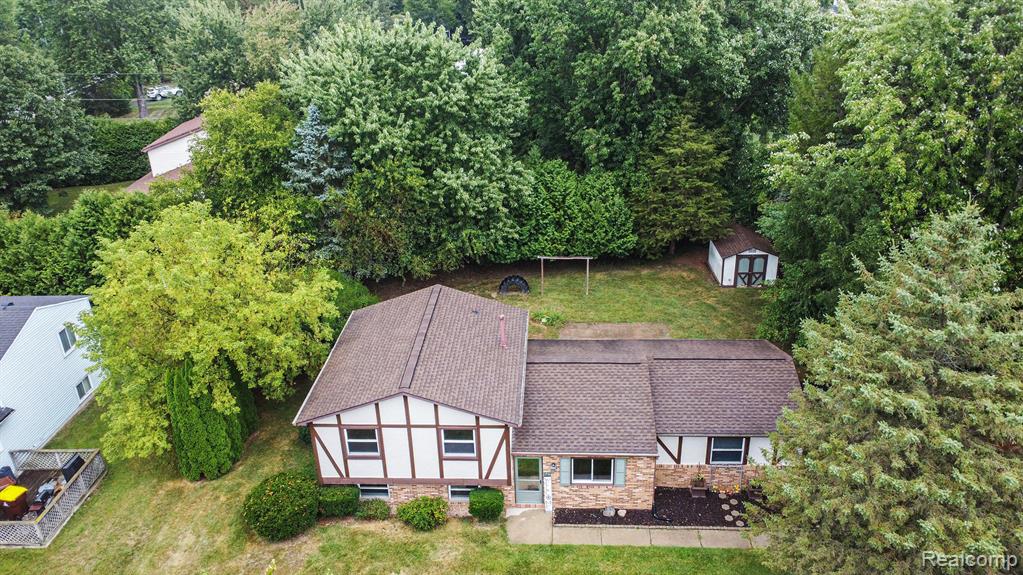 621 Vincent Street, Pinckney, MI 48169 — Photo 2