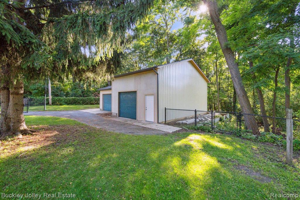 9319 FAUSSETT Road, Fenton, MI 48430 — Photo 28
