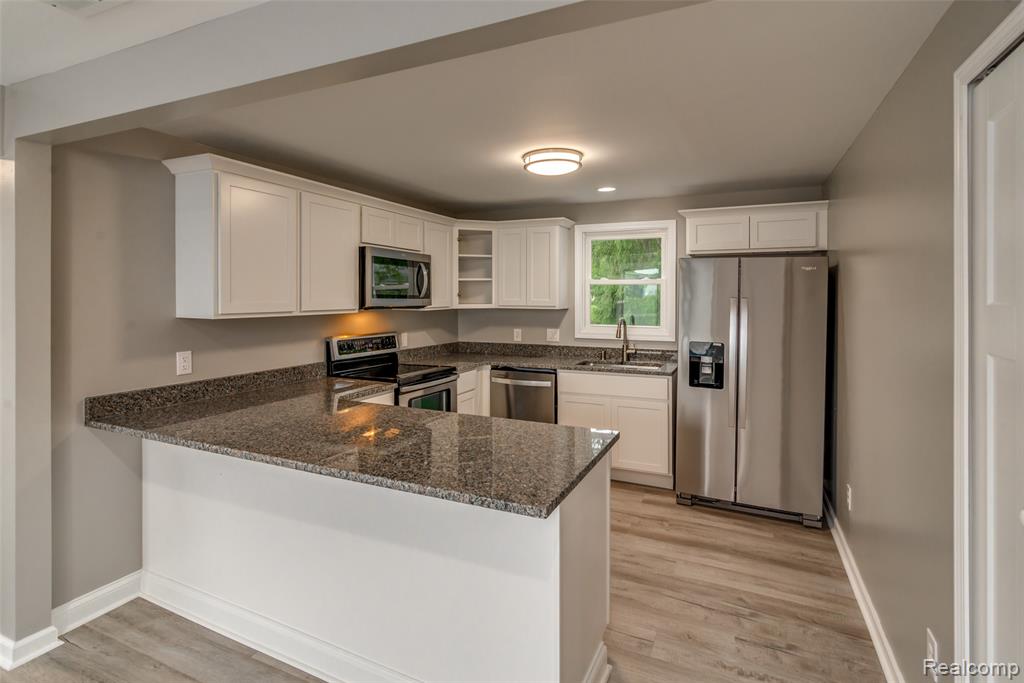 4340 Creedmore Street, Commerce Twp, MI 48382 — Photo 3