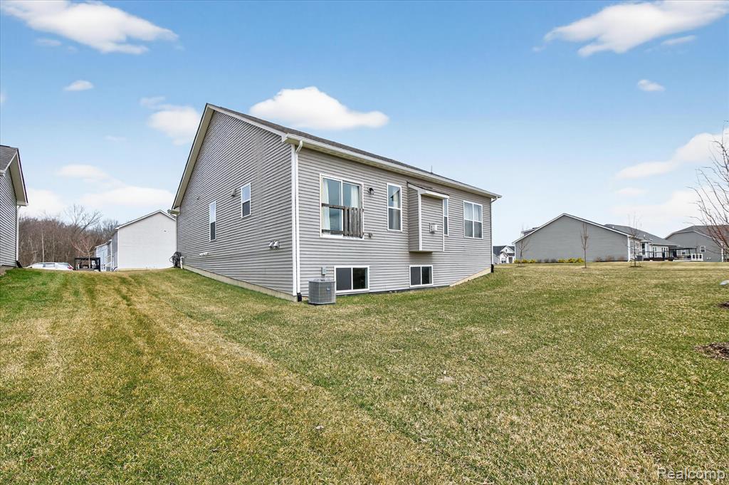 8060 Carston Lane, Brighton, MI 48116 — Photo 29