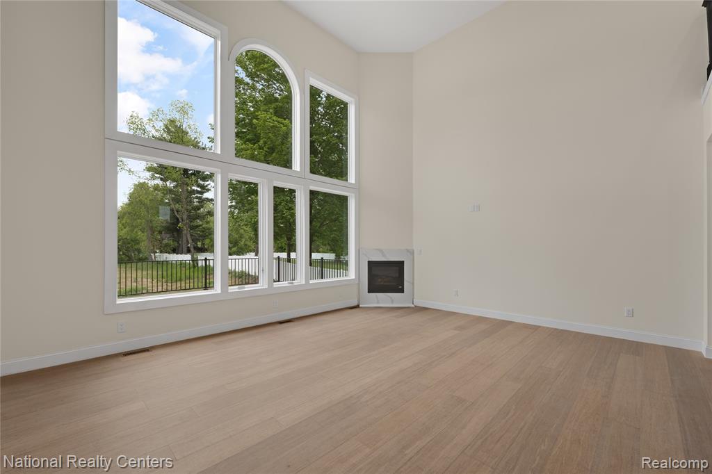 5245 BUELL Drive, Commerce Twp, MI 48382 — Photo 17