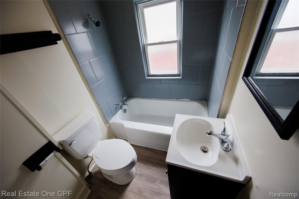 8242 Maxwell Avenue, Warren, MI 48089 — Photo 15