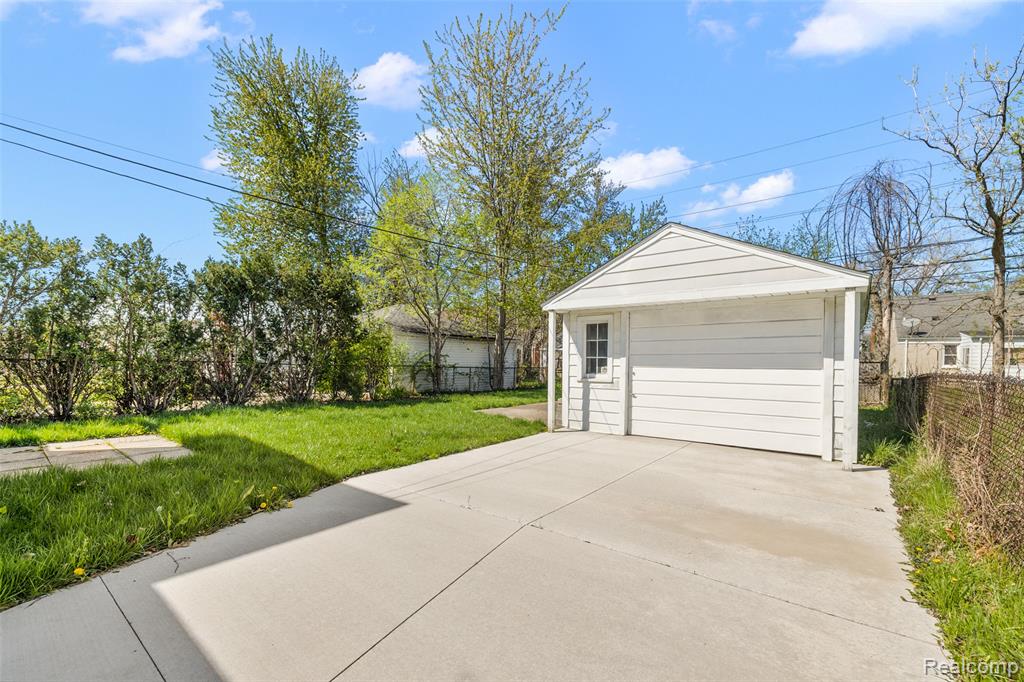 20879 Beaufait Street, Harper Woods, MI 48225 — Photo 40