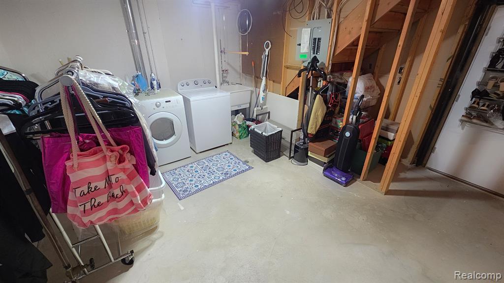 41778 WEBSTER Court, Novi, MI 48377 — Photo 39