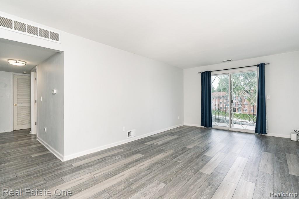 54795 Shelby Road, 87, Utica, MI 48316 — Photo 2