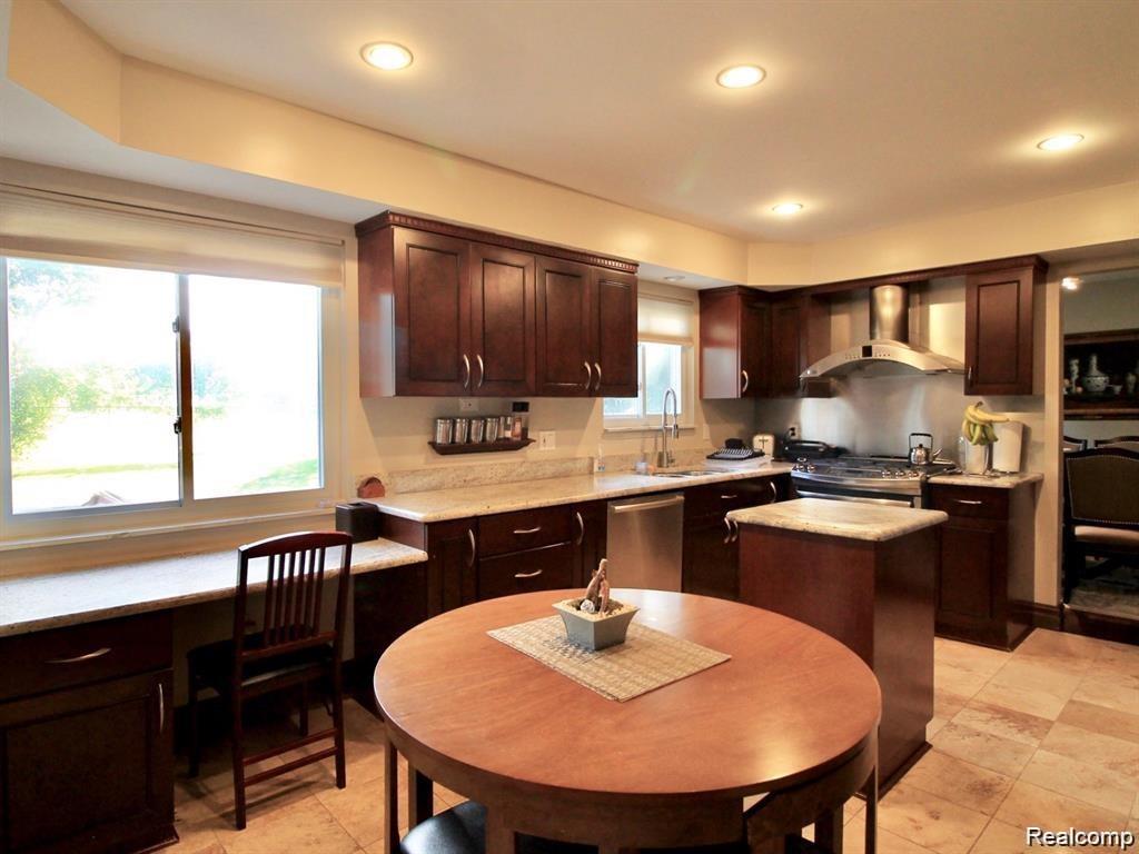 5363 English Drive, Troy, MI 48085 — Photo 13