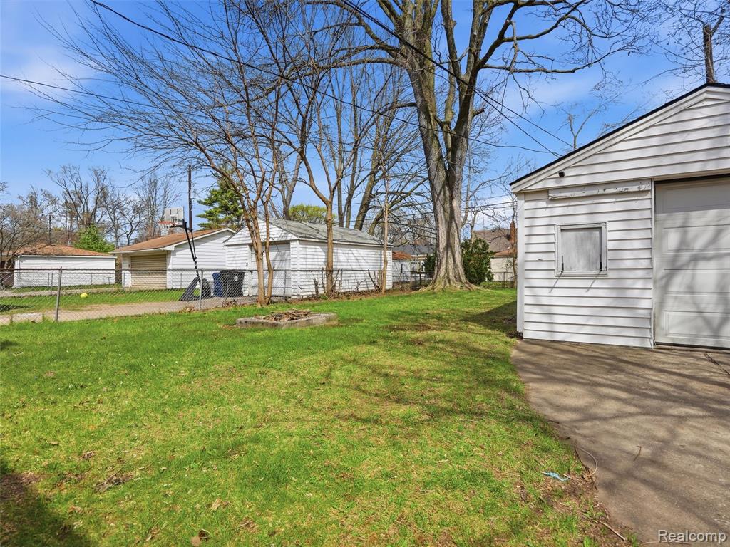 9912 Marion, Redford, MI 48239 — Photo 17