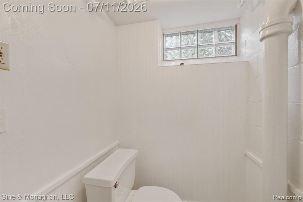 679 NEFF Road, Grosse Pointe, MI 48230 — Photo 37