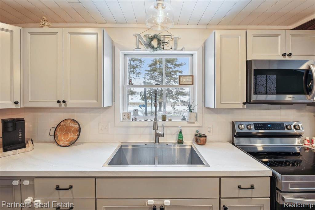 3349 E Howell Road, Webberville, MI 48892 — Photo 5