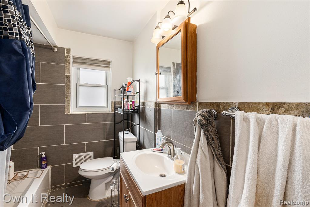 6788 Auburn Street, Detroit, MI 48228 — Photo 17