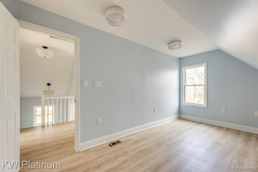 2819 Ravenswood Road, Port Huron, MI 48060 — Photo 23