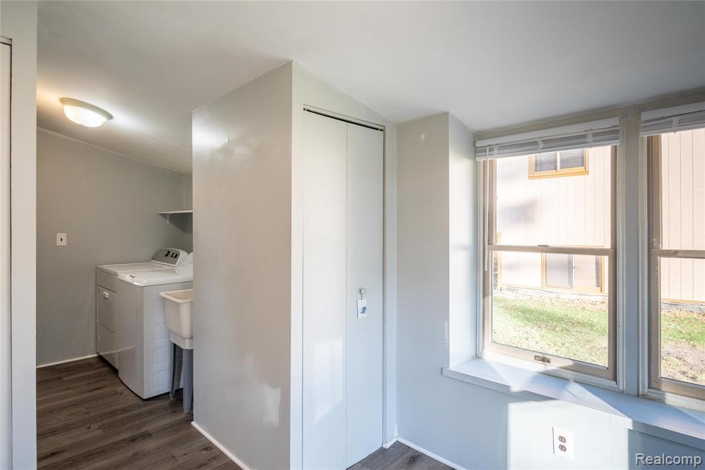 8370 Arlis Street, Commerce Twp, MI 48382 — Photo 12