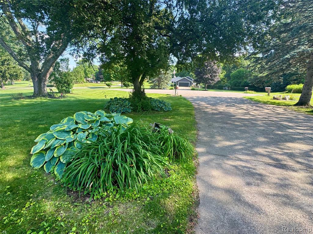 12189 DENTONVIEW Drive, Fenton, MI 48430 — Photo 29