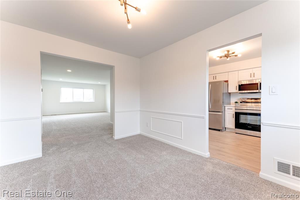 801 W Long Lake Road, 4, Bloomfield Hills, MI 48302 — Photo 7
