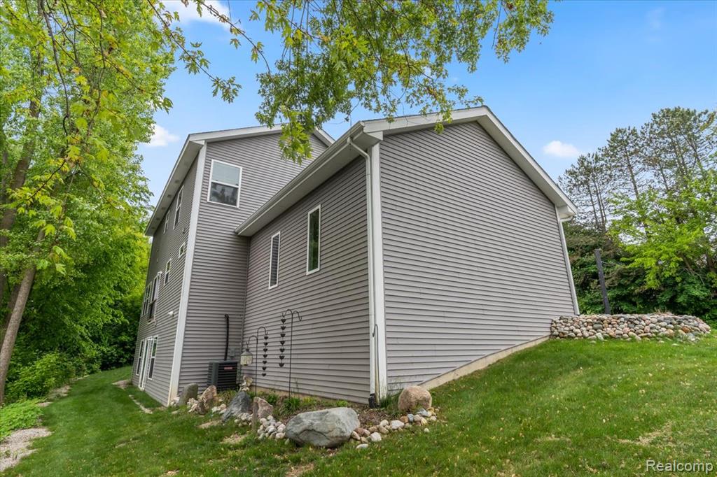 2230 Briar Ridge, Wolverine Lake, MI 48390 — Photo 34
