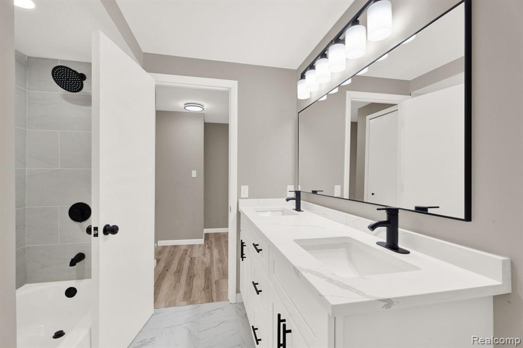 7820 Rampart Trail, Waterford, MI 48327 — Photo 38