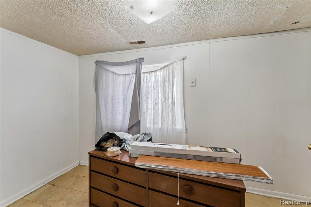 11472 E Lippincott Boulevard, Davison, MI 48423 — Photo 34