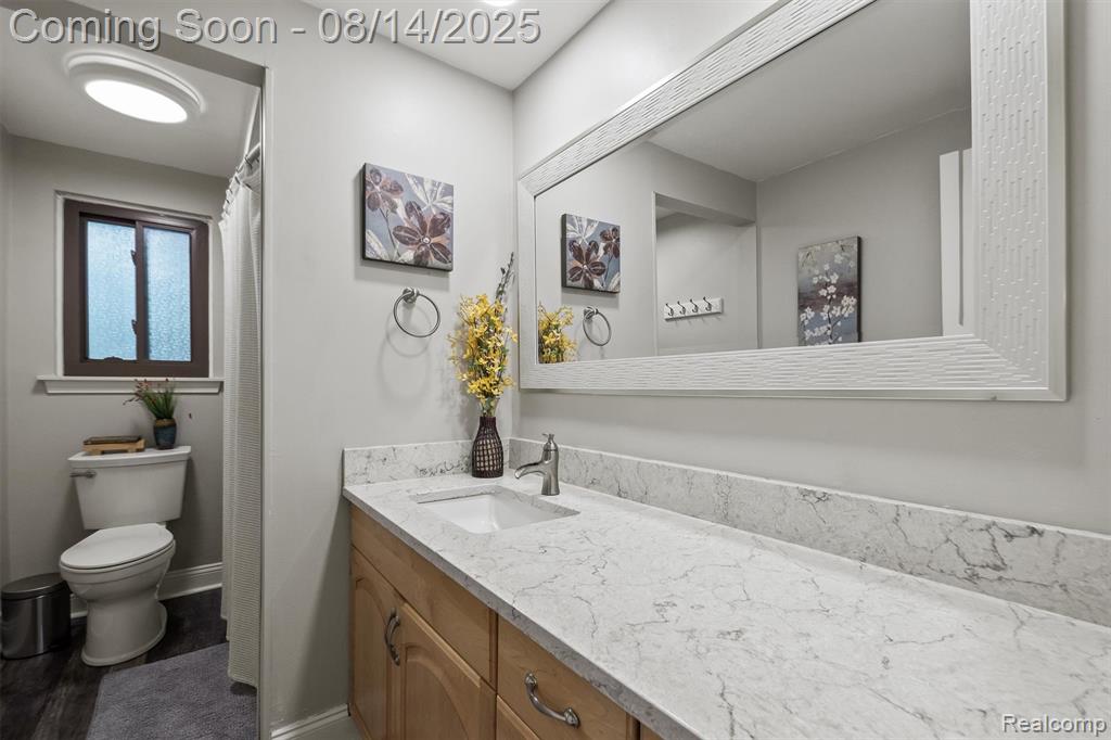 541 Lake Forest Road, Rochester Hills, MI 48309 — Photo 17