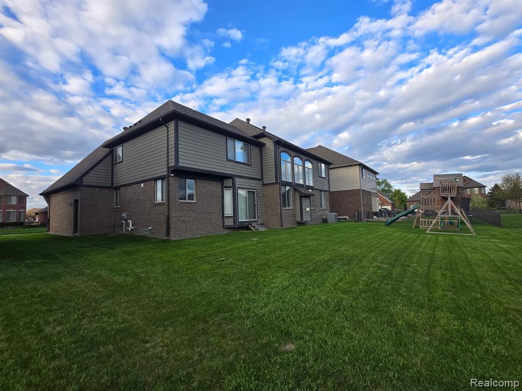 15342 Amberfield Drive, Macomb, MI 48042 — Photo 12