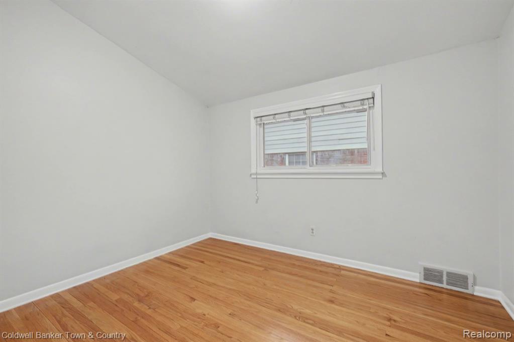 17360 Redwood Avenue, Southfield, MI 48076 — Photo 18