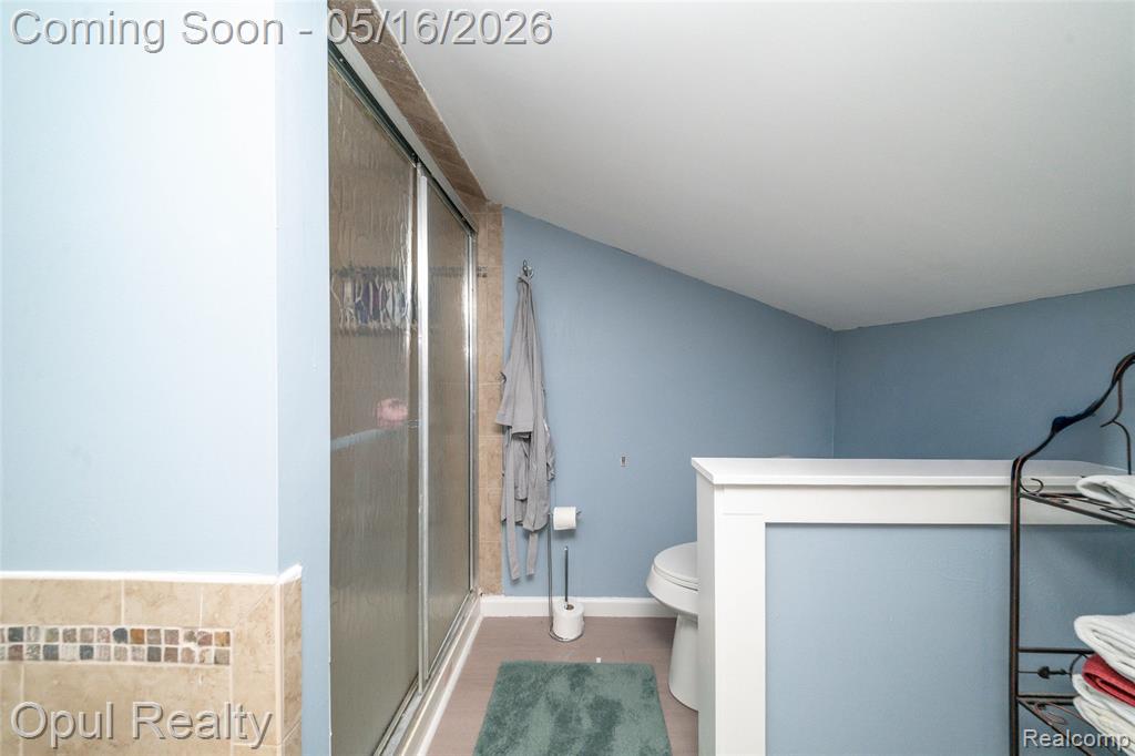 21001 Parker Street, Farmington, MI 48336 — Photo 24