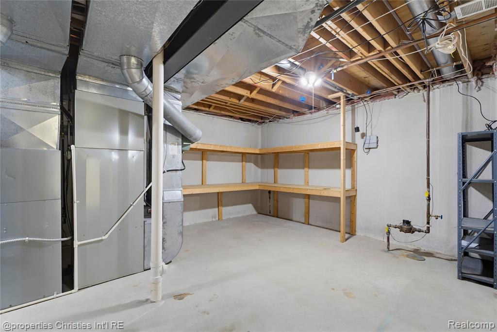 4802 Panorama Circle, West Bloomfield, MI 48323 — Photo 37