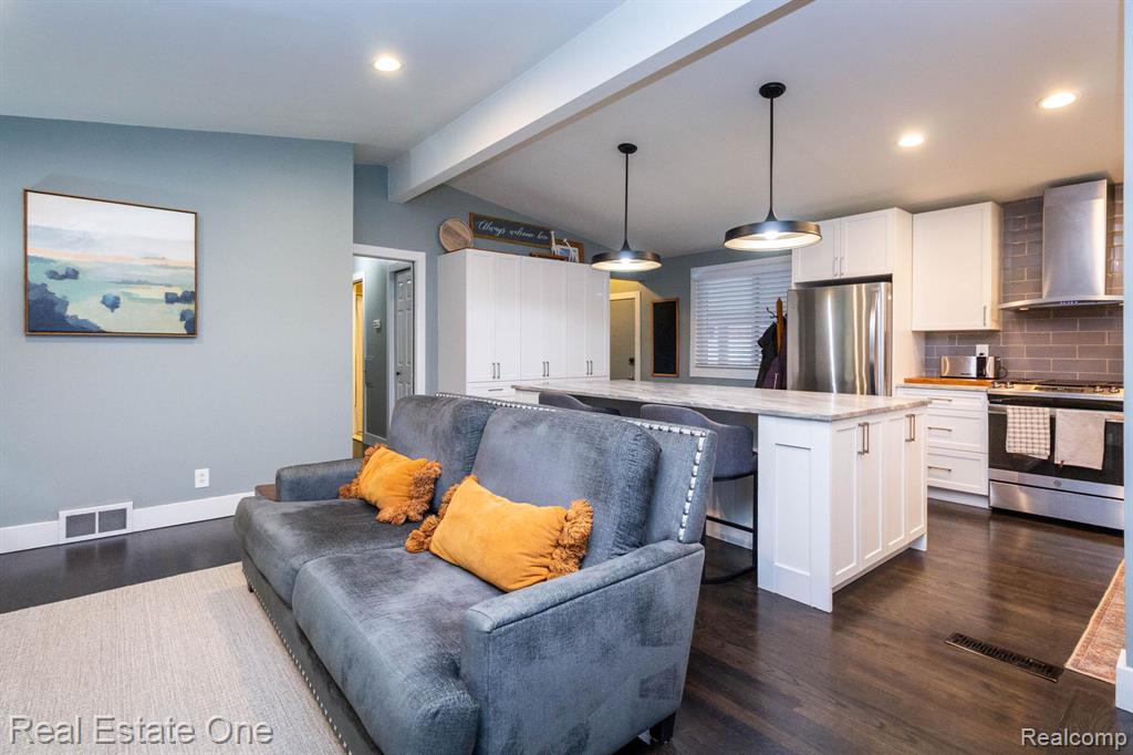 4106 Edgeland Avenue, Royal Oak, MI 48073 — Photo 9