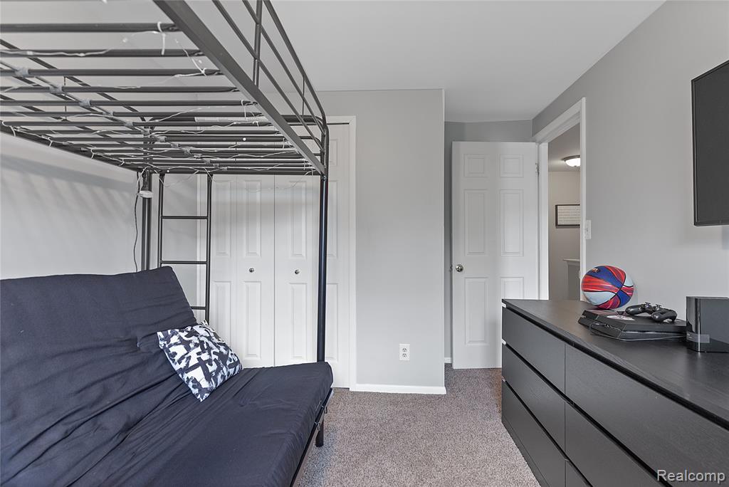 45858 KENSINGTON, Utica, MI 48317 — Photo 13