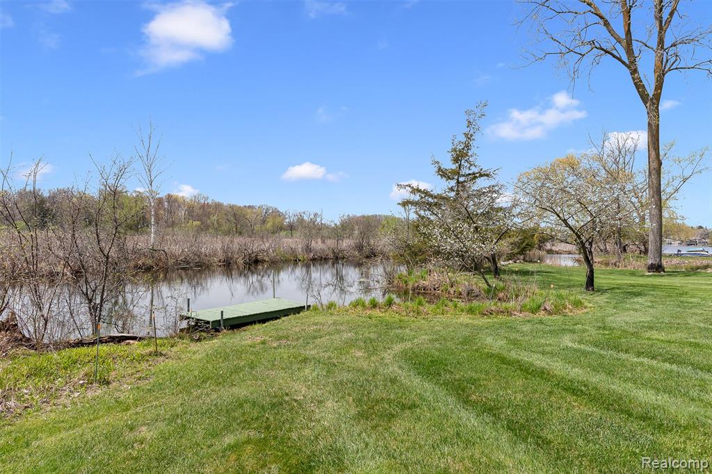 2745 Lari Court, West Bloomfield, MI 48324 — Photo 31
