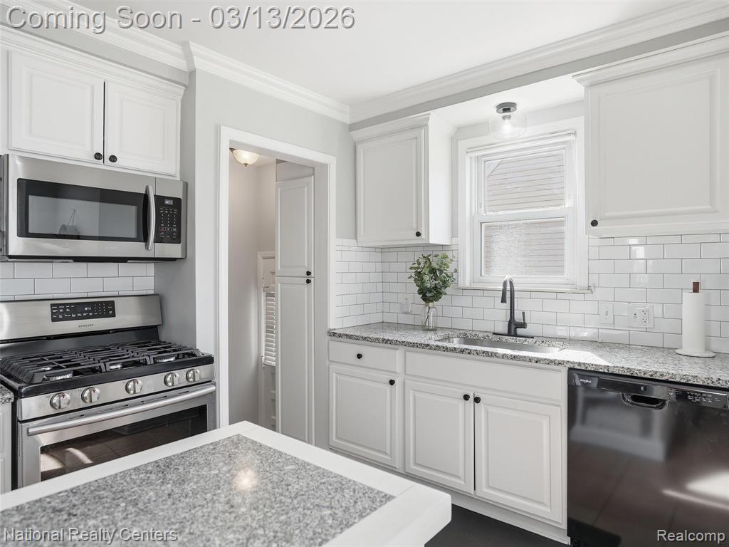 2266 Robina Avenue, Berkley, MI 48072 — Photo 10