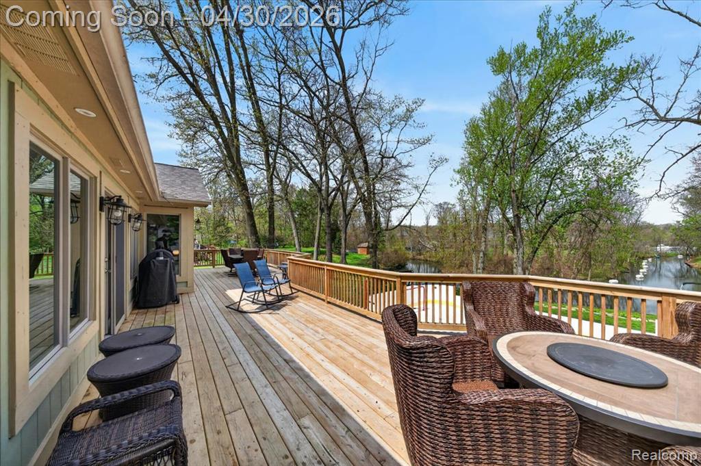 3945 N Vanstone Drive, Commerce Twp, MI 48382 — Photo 43