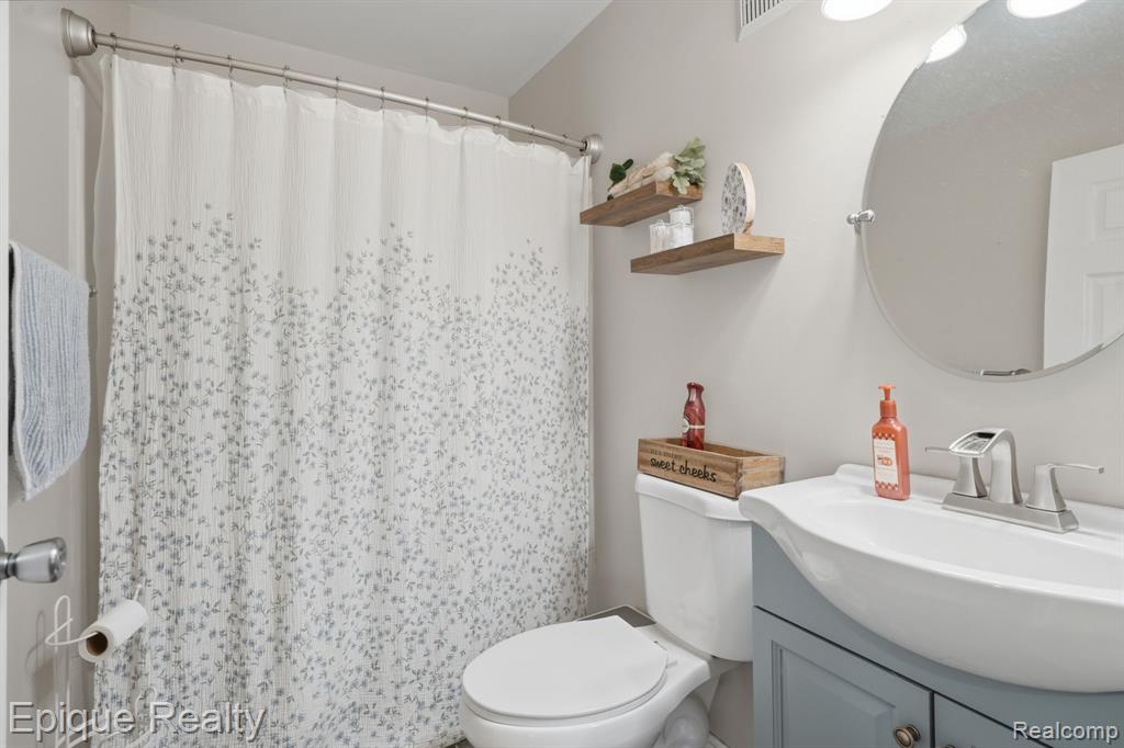 11605 Elmdale Road, Whitmore Lake, MI 48189 — Photo 15