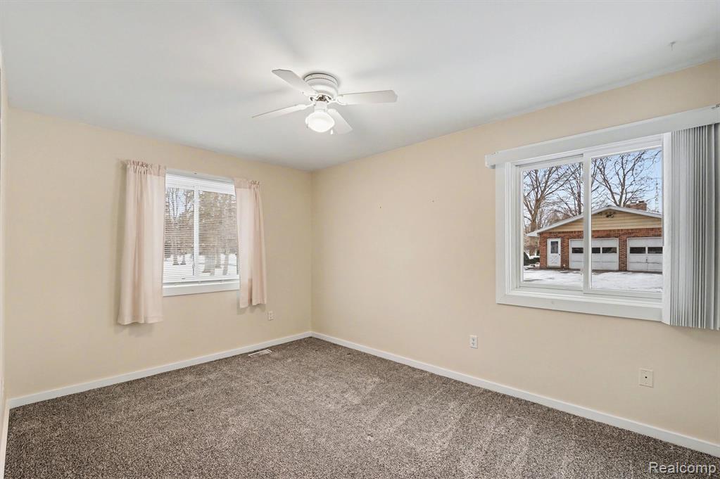 8239 Hill Road, Swartz Creek, MI 48473 — Photo 17
