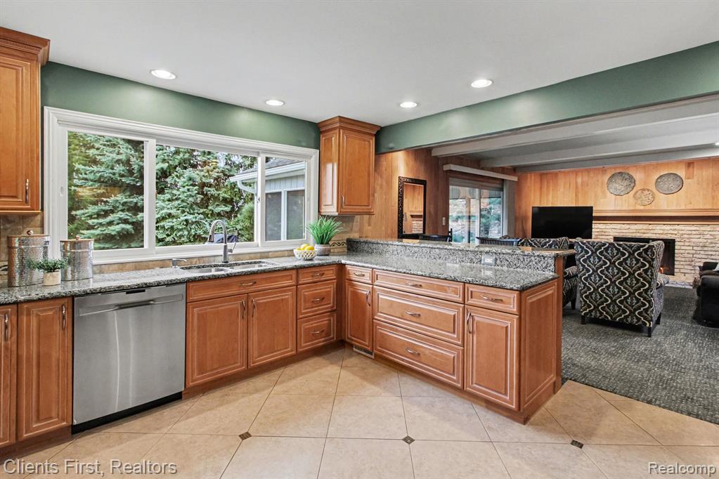 42356 Cotswold Court, Northville, MI, 48168