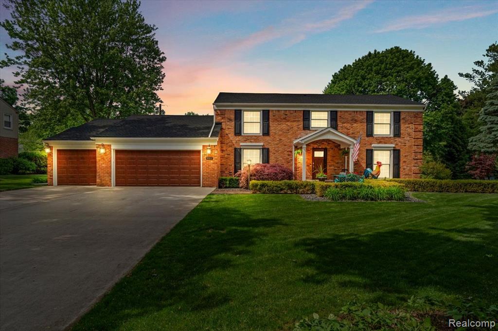 931 S Shady Hollow Circle, Bloomfield Hills, MI 48304 — front exterior