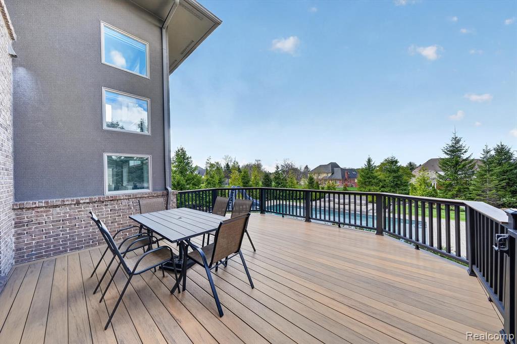 4176 Oak Tree Circle, Rochester, MI 48306 — Photo 37