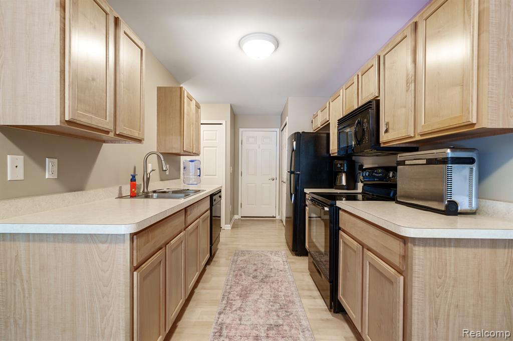 7183 Magnolia Lane, Waterford, MI 48327 — Photo 9